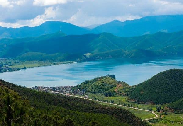 Top 10 Most Beautiful Lakes in China