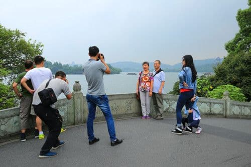 The third bridge known as Wangshan Bridge 望山桥