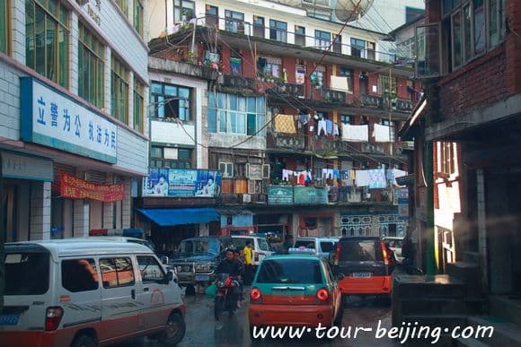 Zhangmu Port & Zhangmu Town (Tips, Photos & Maps)