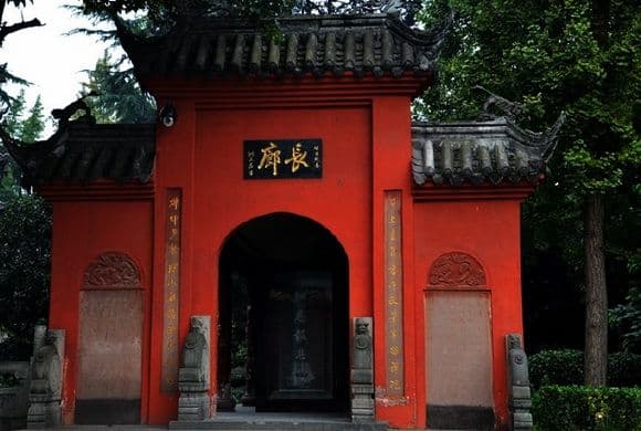 Top 10 Attractions in Chengdu (Tips, Photos & Map)