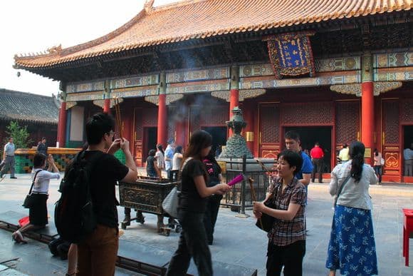 How to Visit Lama Temple (Tips, Photos & Map)