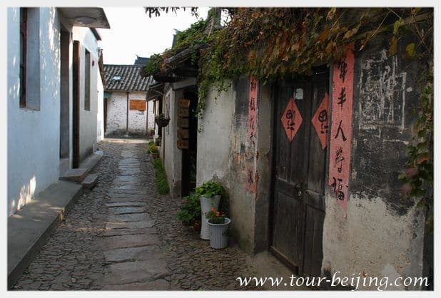 How to Visit Zhouzhuang Ancient Town (Tips, Photos & Map)