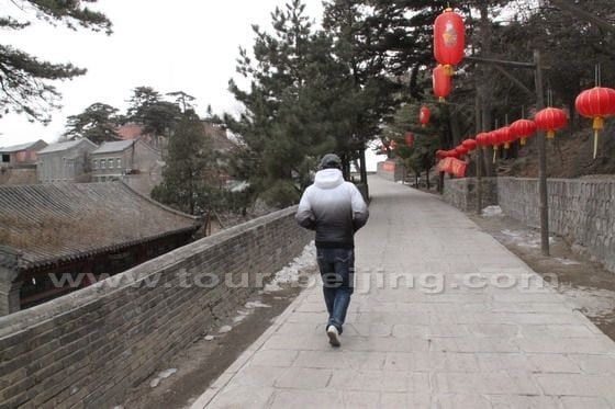 Hike Miaofeng Mountain Pilgrimage Path Beijing