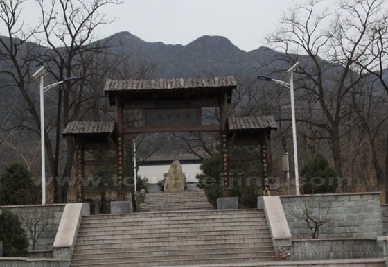 Hike Miaofeng Mountain Pilgrimage Path Beijing