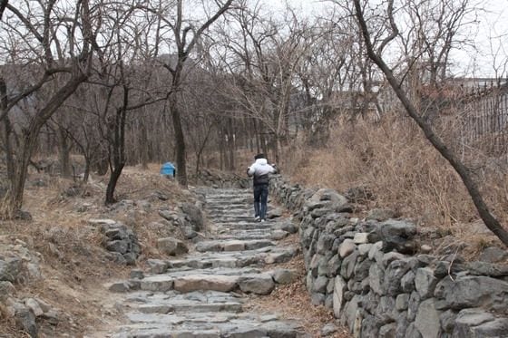Hike Miaofeng Mountain Pilgrimage Path Beijing