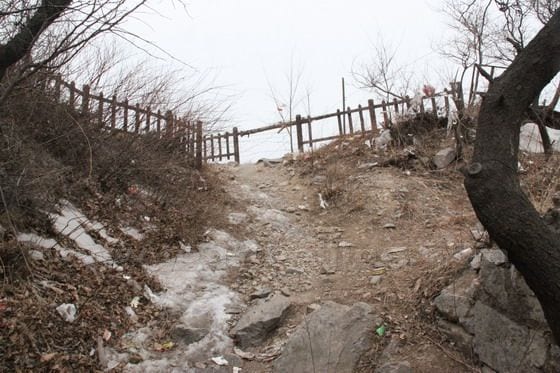 Hike Miaofeng Mountain Pilgrimage Path Beijing